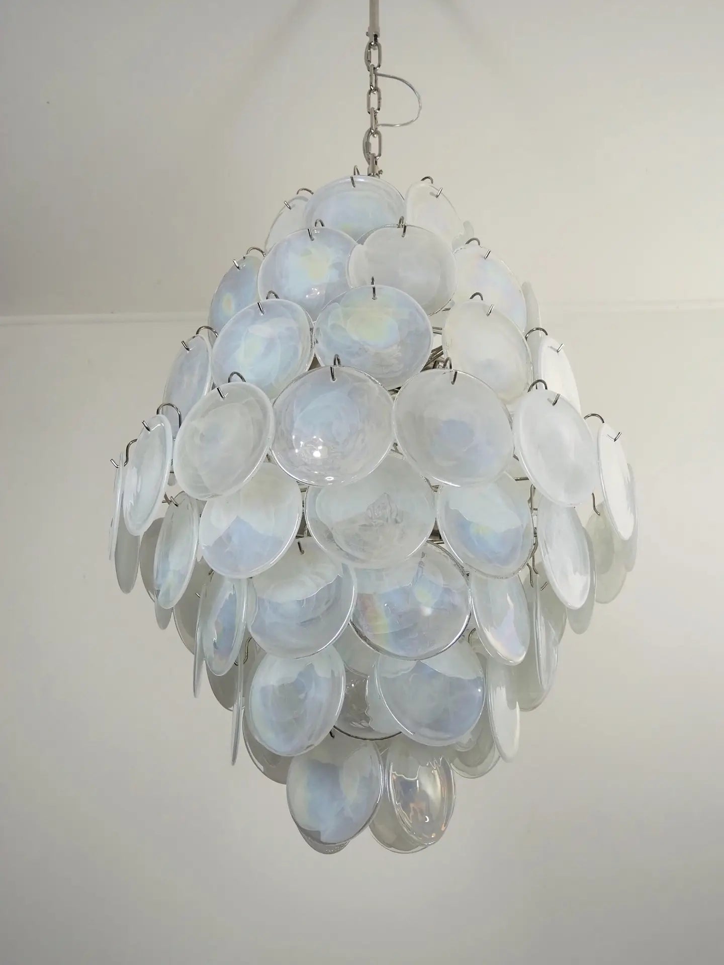 Murano Chandelier Iris Alabaster Ø75 – 87 glasses