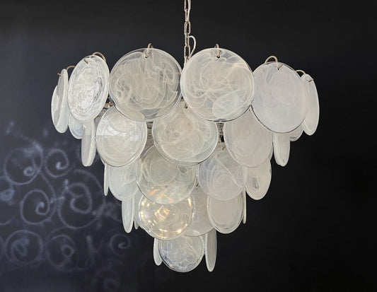 Lustre Murano Iris Ø70 – 57 éléments en verre blanc opalin