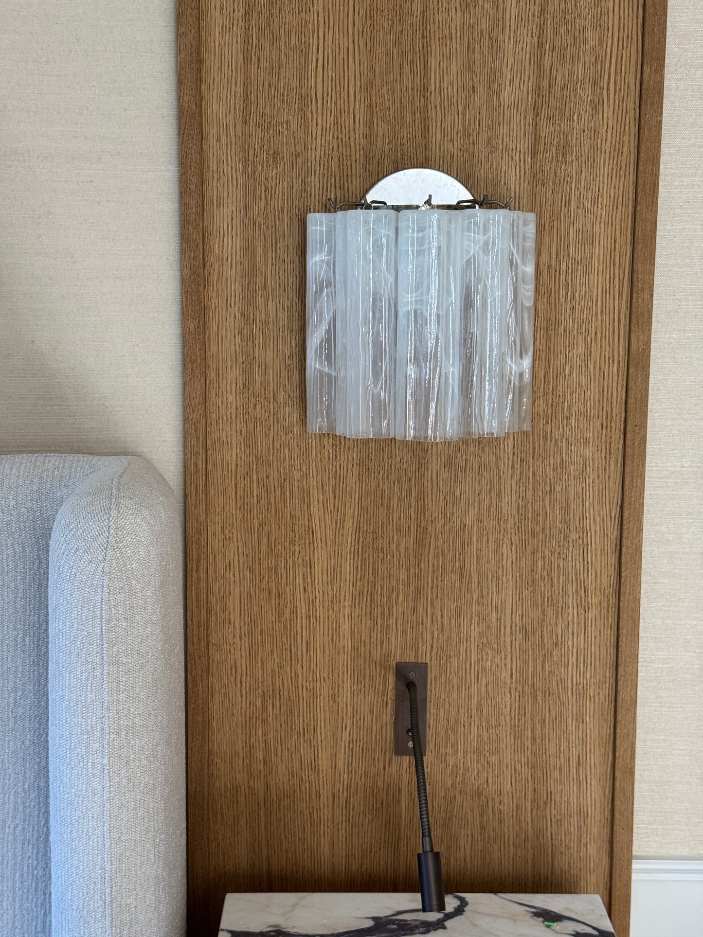 Vägglampa Tubular Milky Swirl