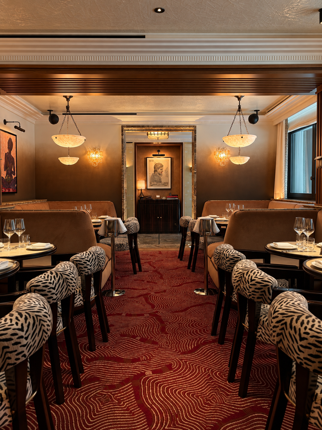 Doobie's Paris interior by Arnaud Behzadi Architectures with Murano glass wall lights by The Italian Edition