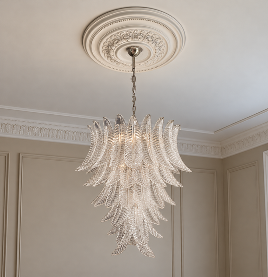Murano takkrona Foglia Feather Ø85 - 75 glas i klassisk takmiljö