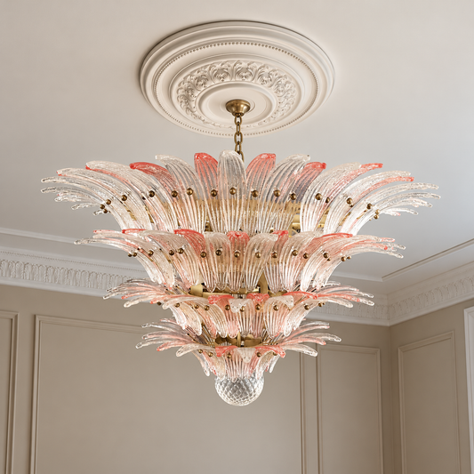 Murano takkrona Gatsby Ø115 - 163 rosa & klara glas i klassisk takmiljö